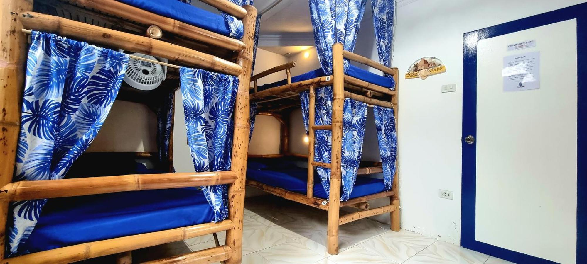 Blue House Backpackers Siquijor Hostel San Juan  Buitenkant foto