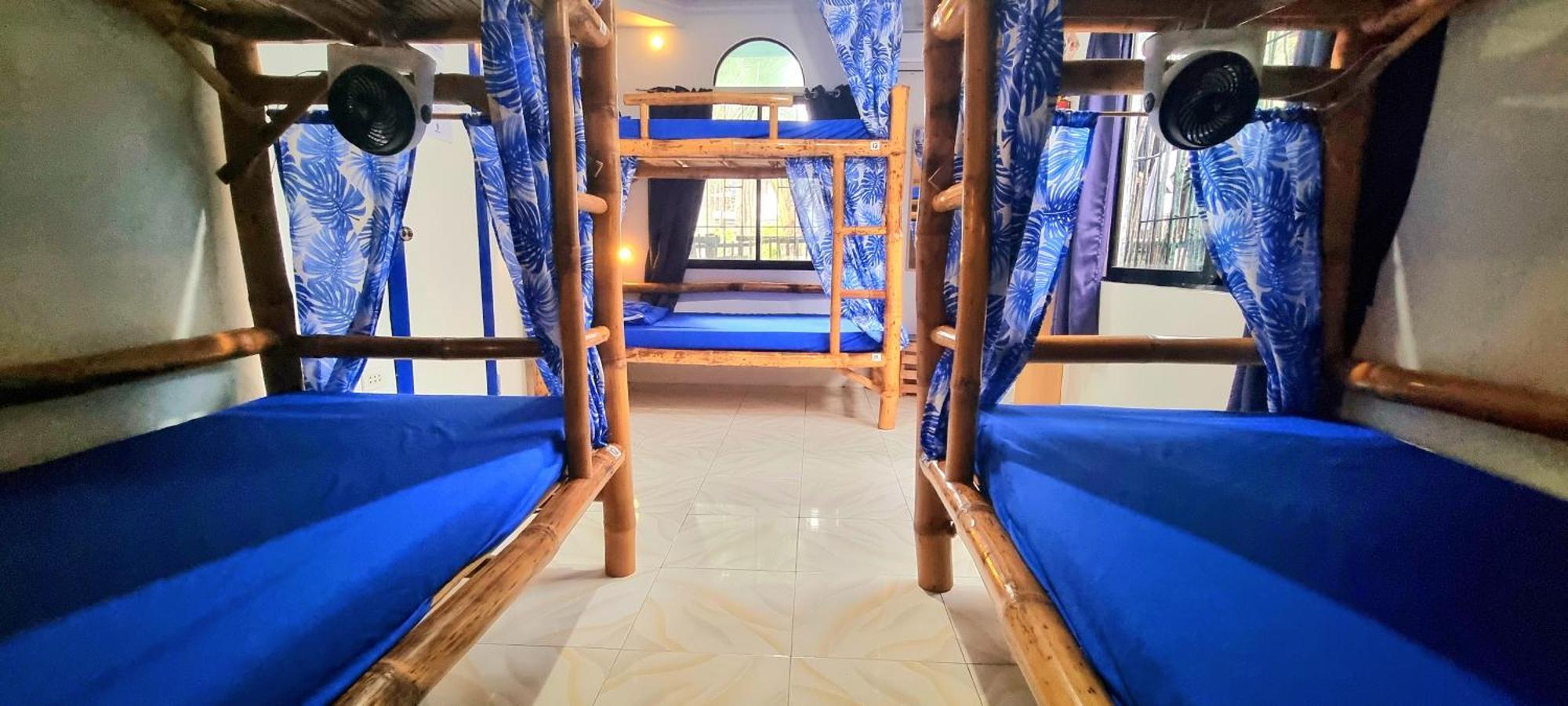 Blue House Backpackers Siquijor Hostel San Juan  Buitenkant foto